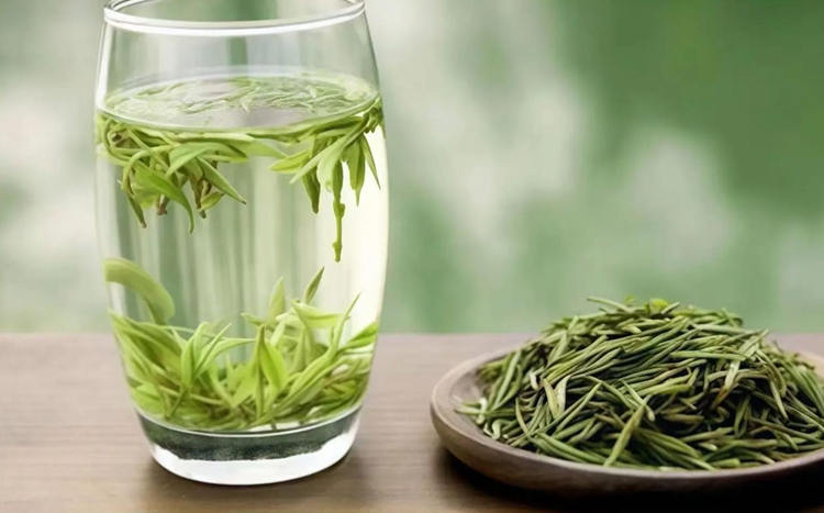 安吉白茶茶湯是什么顏色，安吉白茶沖泡后是什么顏色